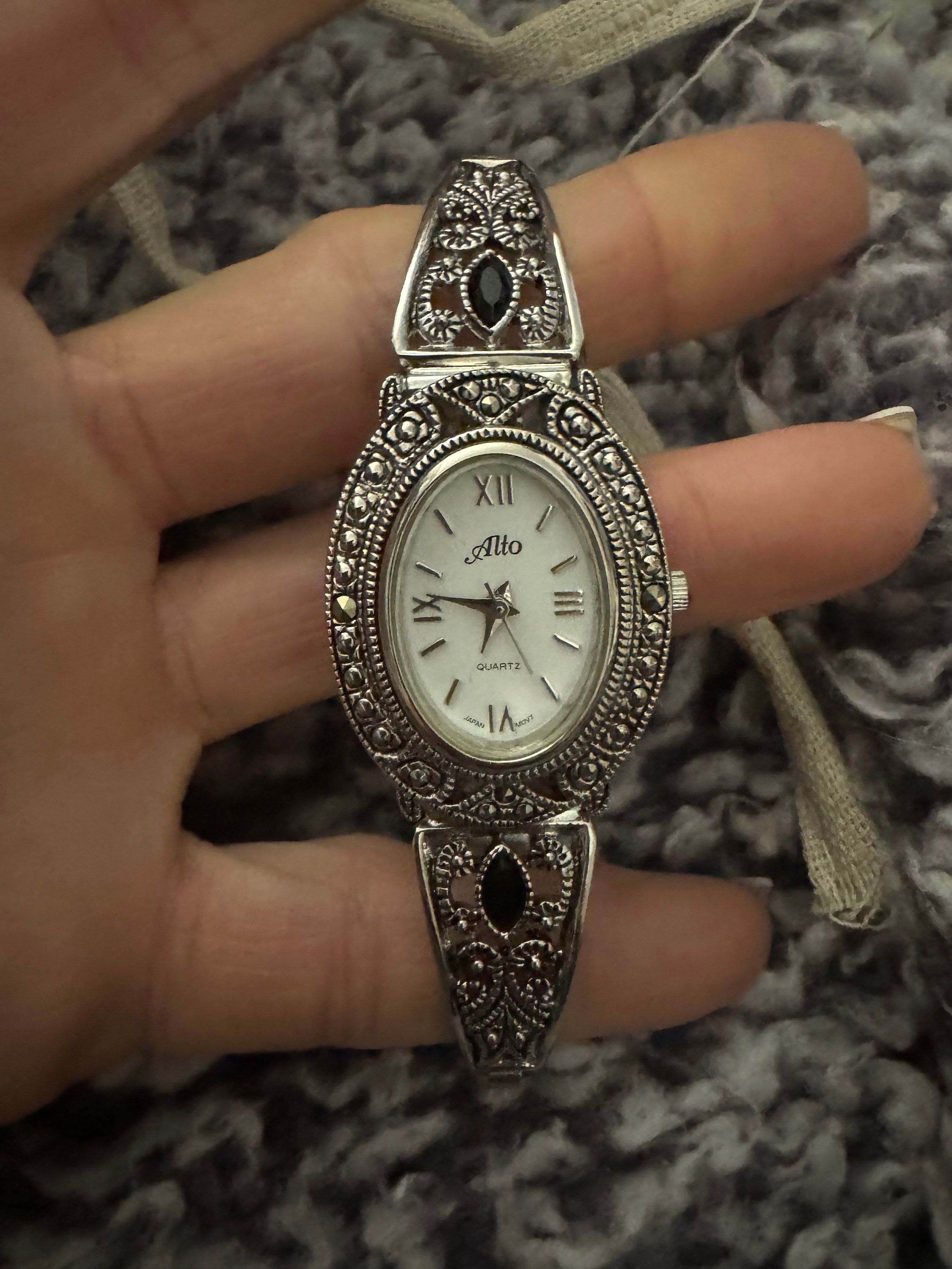Alto White Dial Silver Tone Classic Style Black Rhinestone