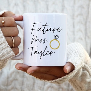 Personalisierte Zukunft Frau Becher, Benutzerdefinierte Name Verlobte Becher, Hochzeit Becher Geschenk, Verlobungsgeschenk Braut zu sein, Brautdusche Geschenk, Benutzerdefinierte Name Becher