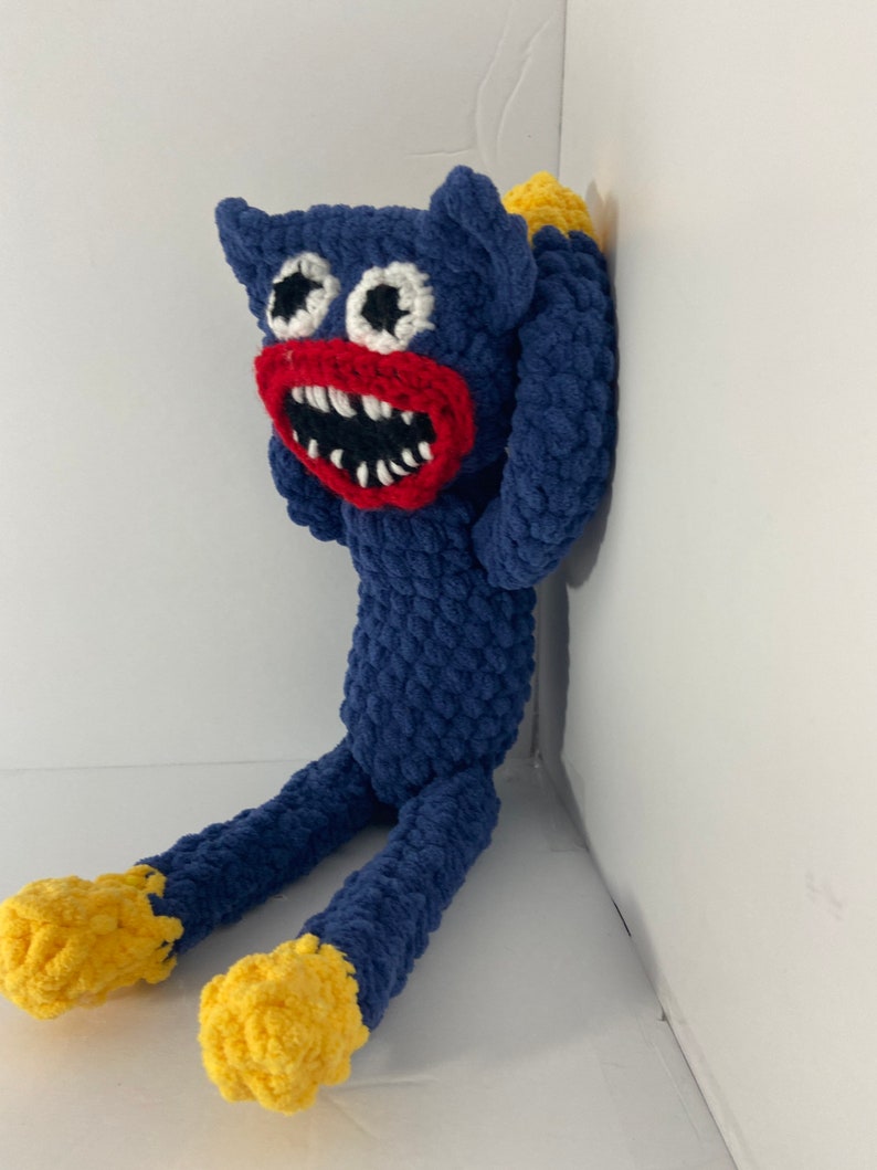 Huggy wuggy crocheted,blue huggy wuggy, stuffed huggy wuggy,safe toy, plushie huggy wuggy, plushie monster,creepy critter, scary toy, image 3