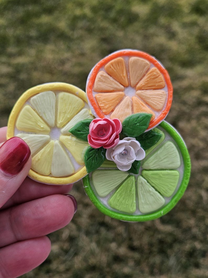 Conjunto de ímãs artesanais em laranja vibrante para uma decoração divertida de cozinha! imagem 11