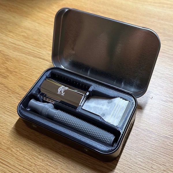 Altoids tin insert for safety razor