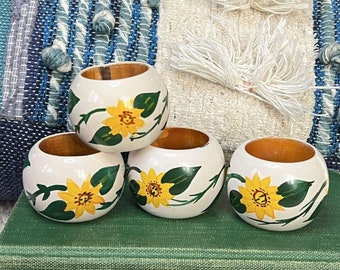 Vintage Set of 4 Wooden Yellow Flower Sunflower Napkin Rings Farmhouse Style