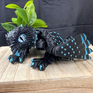 3D Printed Articulating Snow Gryphon – Posable Wings, Tail, Feet, Head – Custom Colors, Glass Eyes