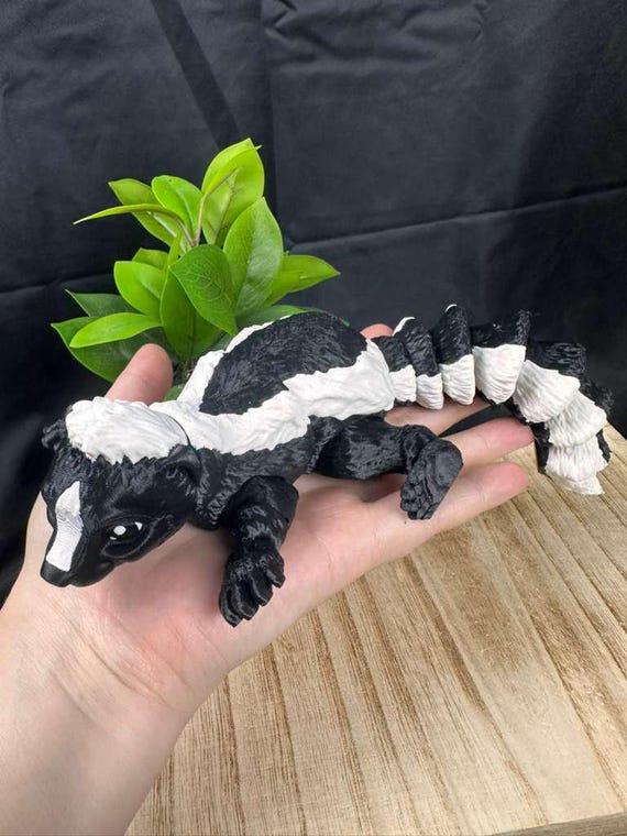 3D Printed Articulating Skunk - Flexi Skunk - Poseable and