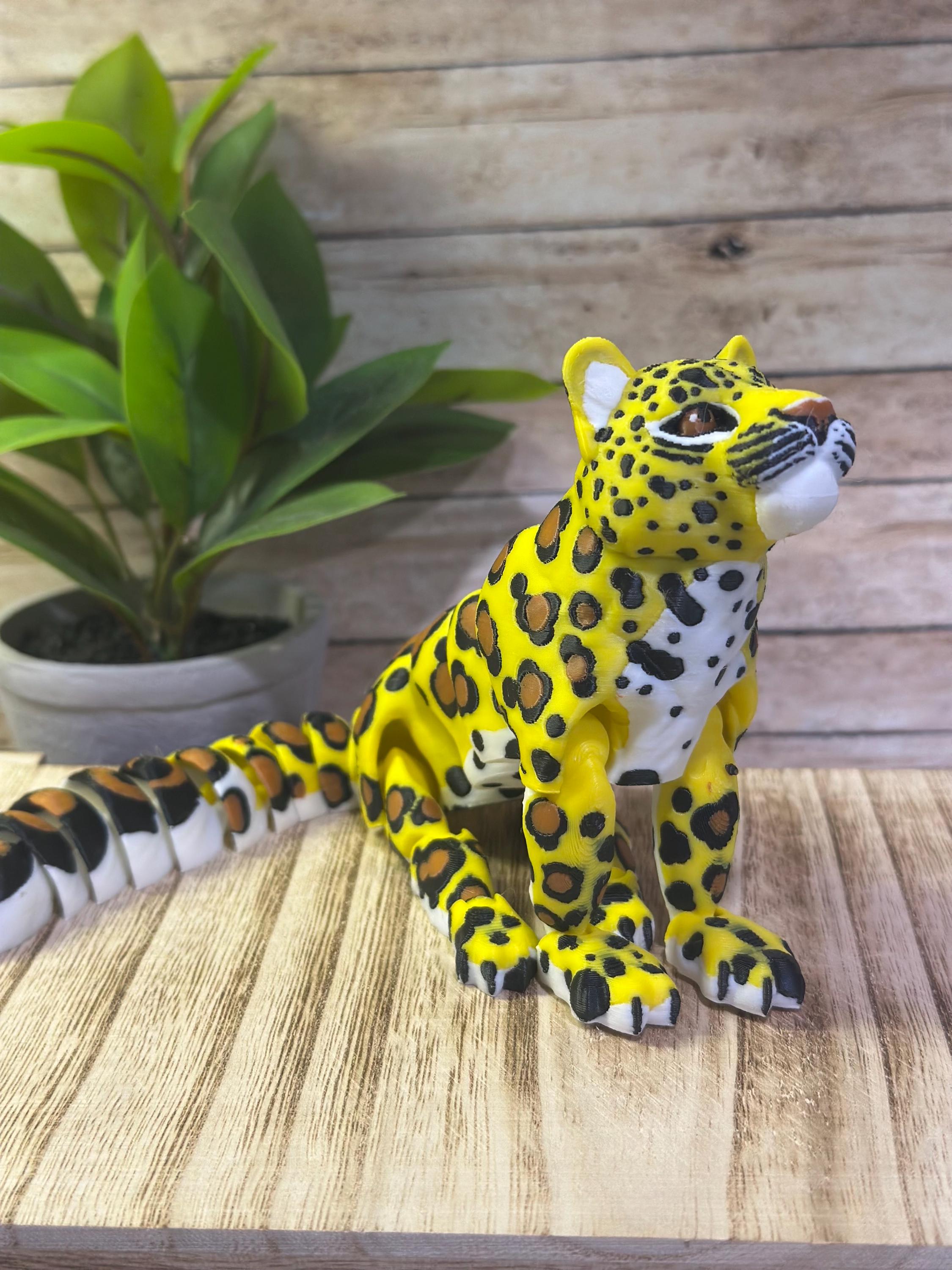 『 Yellow Leopard fam 』by Zuberi 60*60cm Oversized 16