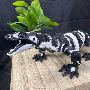 3D Printed Water Monitor Lizard – Articulating Reptile with Opening Jaw