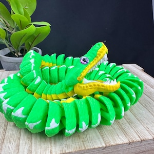 Realistic Colorful Articulating Emerald Tree Boa – Lifelike 3D Printed Snake Toy & Reptile Gift for Birthday - Custom Colors - 36” Long