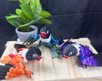 3D Printed Articulating Lovebird - Realistic Lovebird Model - Custom Colors - 3D Printed Toy