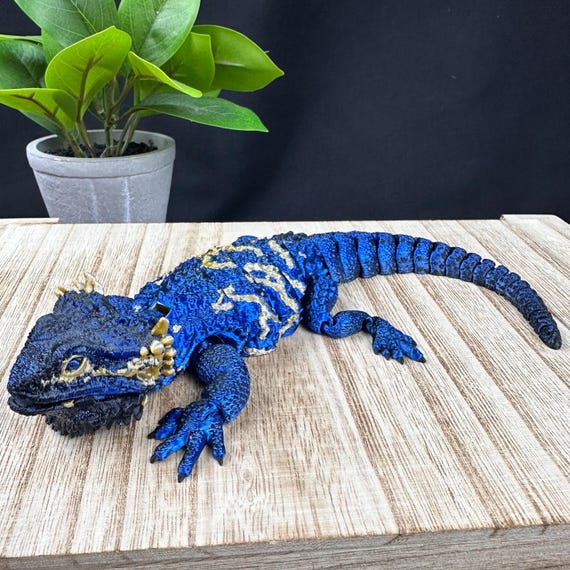 3D Printed Articulating Bearded Dragon: Poseable Lizard Decor