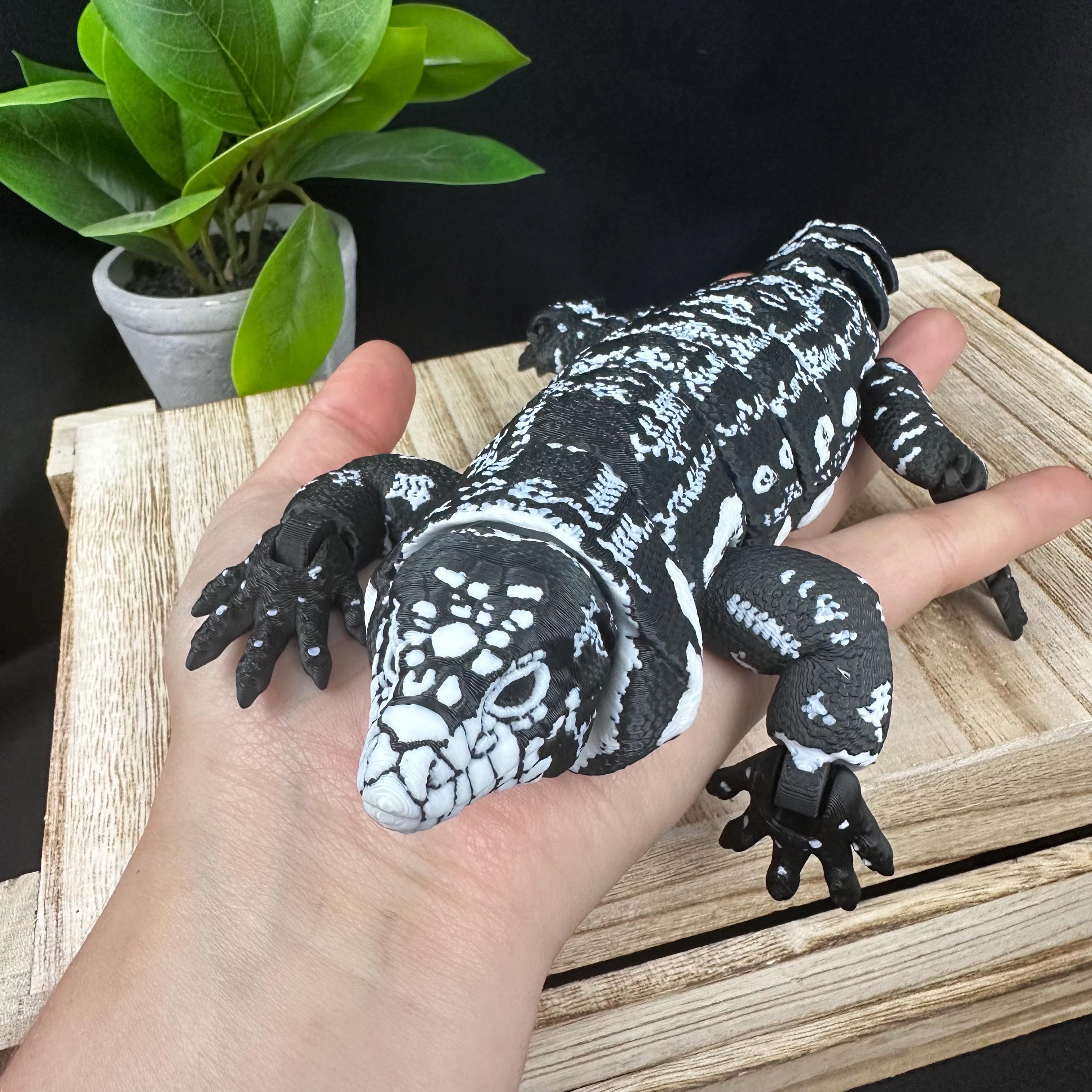 3D Printed Articulating Tegu Lizard - Realistic Reptile Decor