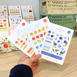 3 stickervellen // Leuke smileystickers, Bullet Journal, Cottage Core Journaling plannerstickers, kleurstemming trackingstickers