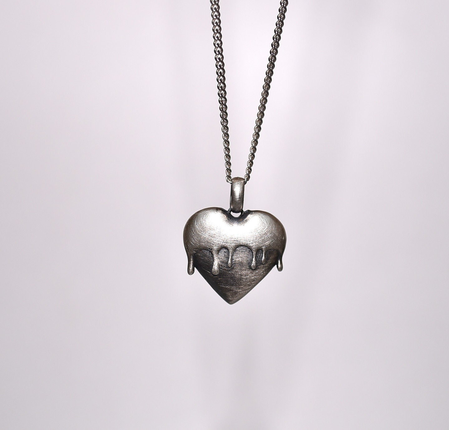 ネックレス・ペンダント Big Melting Heart Pendant (Silver) Melting Heart Pendant, Large Heart Pendant, Engraved Heart