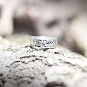 Tree of Life Engraved Silver Band Ring, Nature Inspired Ring, Minimalist Ring Women, Wedding Ring Set Women Unique