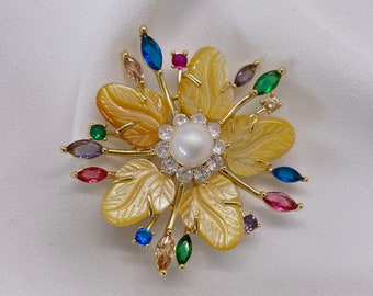 Dainty Brooch. Brass, Colourful Zirconias and Pearl in Flower Shape. Shell gold brooch. Fantasy Brooch. Modern Brooch