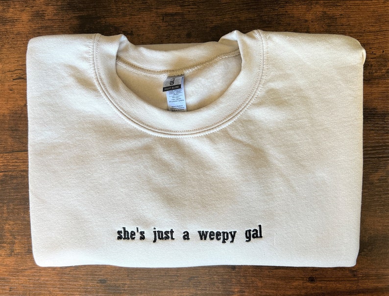 Individuell bestickte Sweatshirts Personalisiertes Text-Sweatshirt Übergroßes Vintage-Sweatshirt Personalisiert Hochzeiten Passende Freunde Bild 1