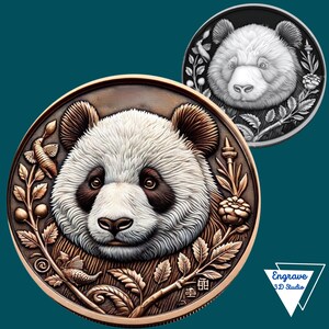 Puede incluir: Una moneda de color plateado y cobre con una imagen 3D detallada de la cara de un oso panda. El panda está rodeado de intrincados diseños florales y el carácter chino para "panda" es visible en la parte inferior derecha de la moneda.