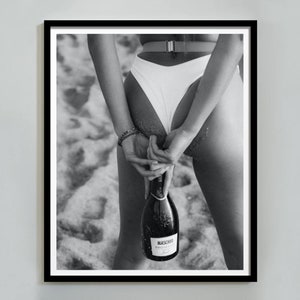 フェミニストポスター、ビーチでワインを飲む女性のプリント、夏のポスター、白黒、アルコールウォールアート、バーカートプリント、十代の女の子の部屋の装飾