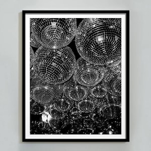 Diskokugel 70er Jahre Print, Spiegelball Poster, schwarz und weiß, Preppy Wandkunst, Funky Poster, Disco Bachelorette Party Dekor, Digital Download