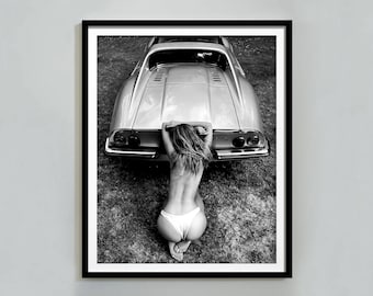 Frau auf Oldtimer Poster, schwarz und weiß, Modefotografie, feministische Druck, Sexy Wandkunst, Teen Girl Schlafzimmer Dekor, digitaler Download