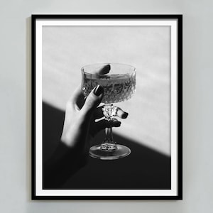 ワイングラスのポスター、バーカートのプリント、白黒、アルコールのウォールアート、カクテルのプリント、ホームバーの装飾、ダイニングルームのウォールアート、即時ダウンロード