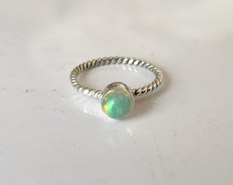 Bague En Argent 925 Plaqué Or - Sertie D'une Opale D'Ethiopie Et D'une émeraude