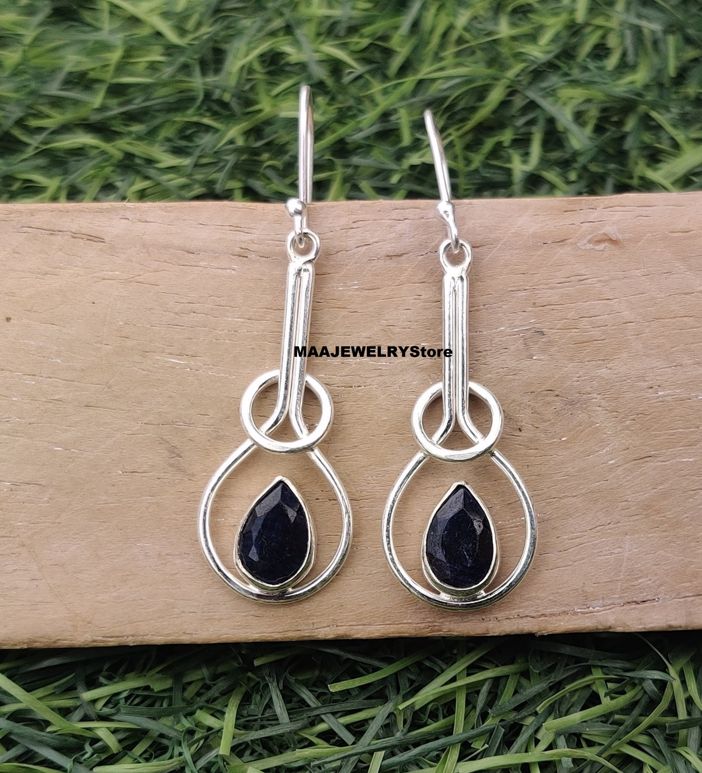 Orecchini a perno in argento e pietre semipreziose blu zaffiro - Chic