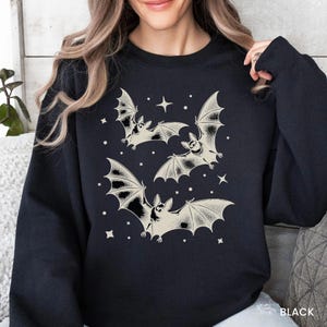Vintage 90s Style Bat Shirt, Goblincore Sweatshirt, Dark Art Horror Shirt, Bat Lover Shirt,Y2k Witchy Tee,Whimsigoth Gothic Goth TShirt 2961