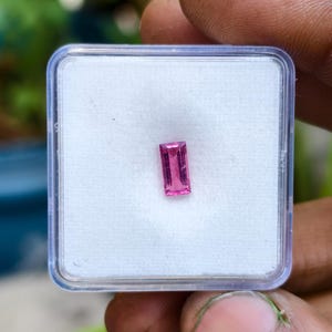 Natur Rubin Turmalin 4x8x2.60 mm säckchen 1 caret