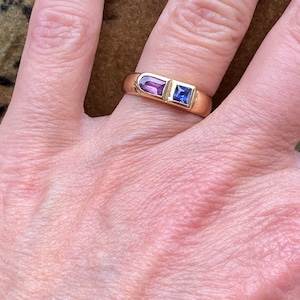 Vintage 18ct gold sapphire engagement ring, stackable 18ct yellow gold, Size UK L 1/2 or US 4.5