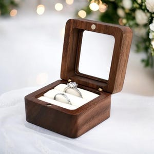 結婚指輪ボックス、リングベアラーボックス、婚約木製ホルダー、記念日のプレゼント、婚約結婚式、パーソナライズギフト、プロポーズのアイデア