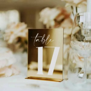 Tafelnummers, bruiloftstafelnummer, bruiloftstafeldecor, receptiebewegwijzering, acryltafelborden, elegant middelpunt