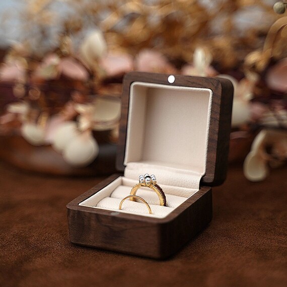 Custom wedding ring box discount