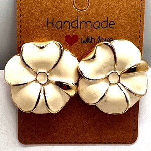 Vintage Gold cream tone flower Earrings