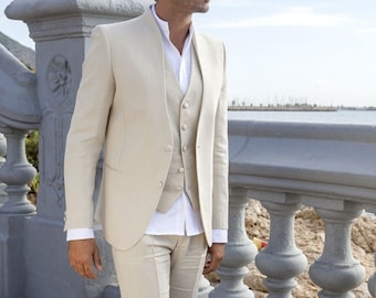 Herren Beige Reines Leinen 3-teilige Anzüge Stehkragen Stil Hochzeit Strandhochzeitsevent Anzüge für Männer