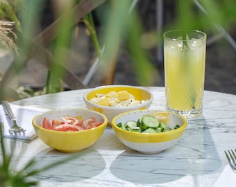 SUNSHINE TRIO / Cuencos de cerámica hechos a mano y pintados a mano con corazones - Puntos 3D (juego de tres)