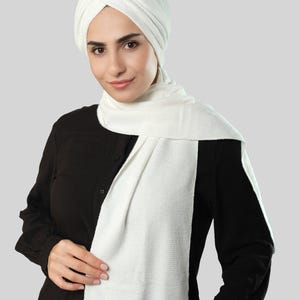 Cozy Winter Hijab Scarf with Attached Wrap, Plush Headscarf in Cream, Anthracite, Gray, Beige & Powder | Gift for Women Soft Jakar Headscarf
