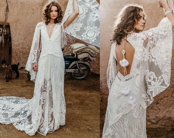 Vintage V Neck Floral Lace Long Flare Split Sleeves Sweep Train Wedding Dress Plus Size A Line Beading Lace Backless Tassels Bridal Gowns