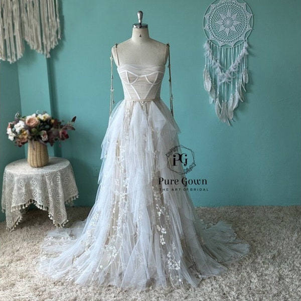 Unique Champagne Vintage Lace Boho Wedding Dress Chic Spaghetti Straps Tulle Ruffles Beach Bridal Hippie Gown Party Dress