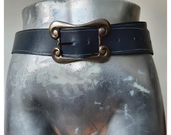 Vintage Navy Faux Leather Belt – Wide Waist Belt with Ornate Bronze Scroll Buckle – 1980s 1990s Statement Accessory Bold Retro Look