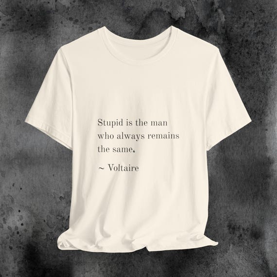 ヴォルテールの名言Tシャツ：ミニマリスト哲学Tシャツ - Etsy 日本