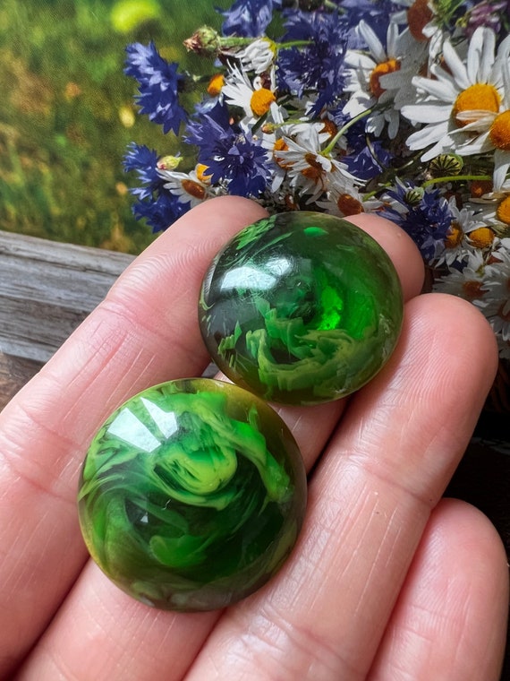 Vintage 1950s Marbled Green lucite resin button cl