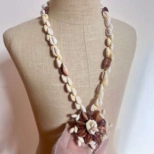 Vintage Cowrie Shell Pendant Necklace: 1970s Boho Tahitian Jewelry