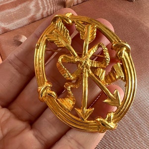 RARO Vintage INES de la Fressange PARÍS 1990 Gran broche ovalado dorado Regalo para ella Declaración firmada Joyería de alta costura francesa