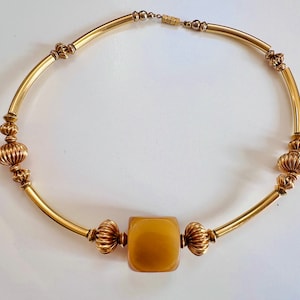 Vintage Gold Tone Chucky Bead  Statement Necklace -  with big  resin  cube pendant , Golden French Costume Jewellery 1980s