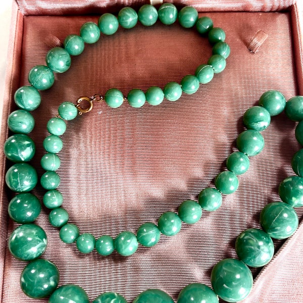 vintage années 1940 Résine marbrée Dégradé Vieux Plastique Perlé Long Collier ART DÉCO Cadeau Pour Elle