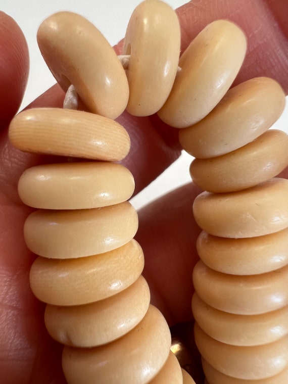Vintage handmade Tugua nuts beaded necklace State… - image 2