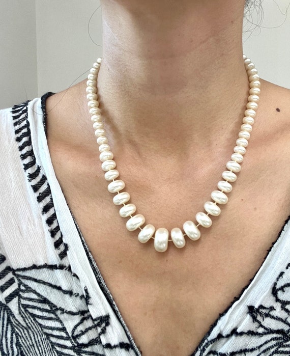 Vintage Gradient Creamy White Disc Faux Pearl Necklace From France