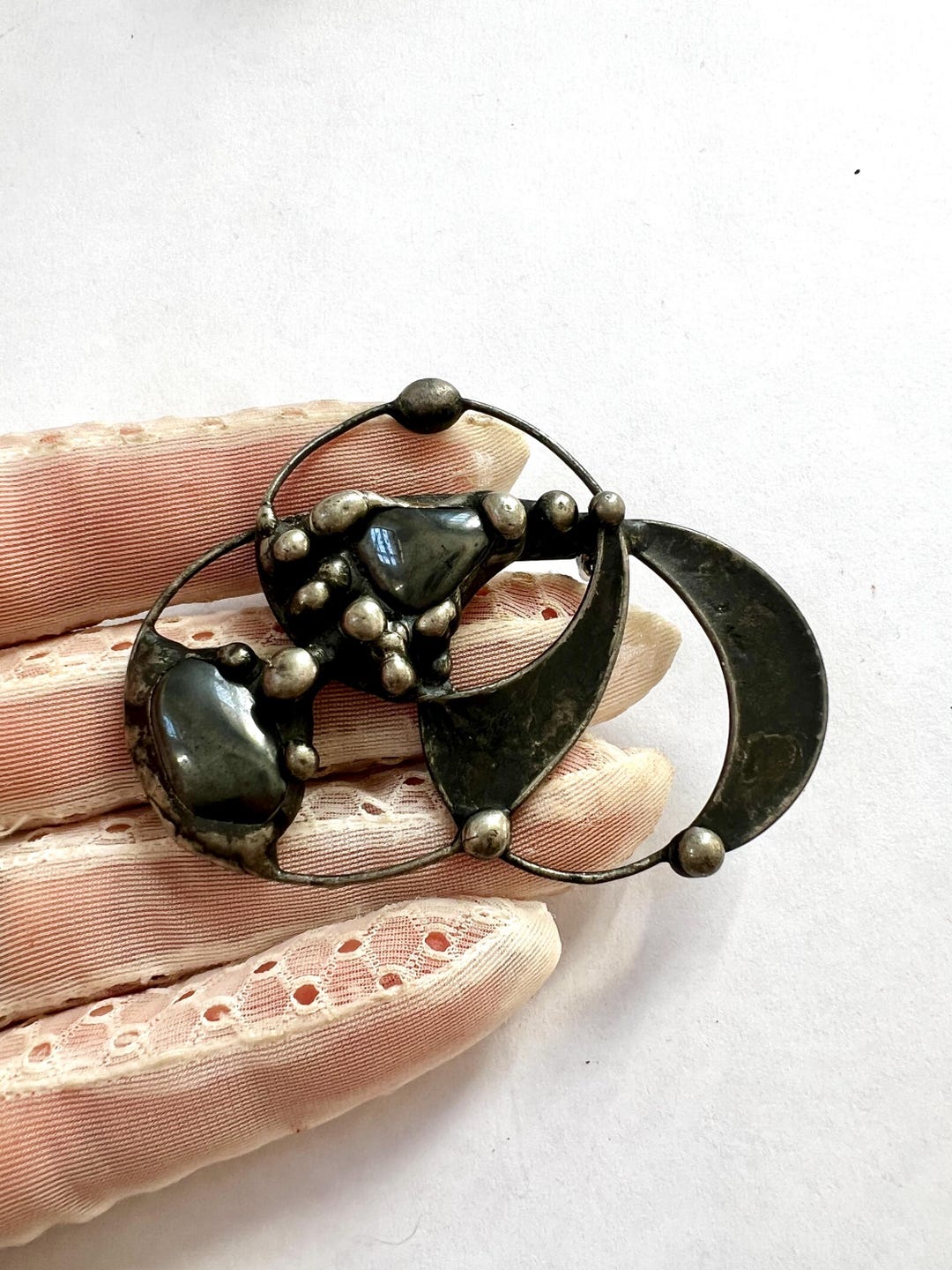 Broche Ancienne En Argent - Décor Hématite Et Marcassites, Vintage, Très Bon état