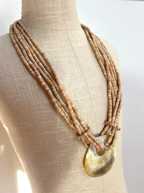 Vintage massive nature sea shell pendant necklace… - image 1