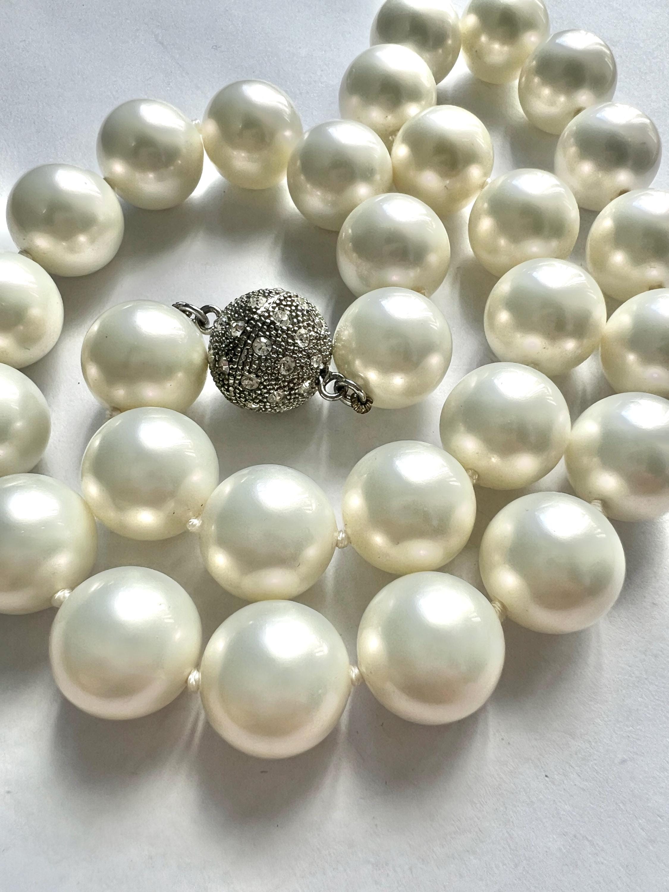 Collier de Perles De Culture, Fermoir Or Jaune et rubis synt